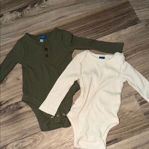 Old Navy Green and Cream Kids Bodysuits